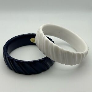 Set of 2 Vintage Genuine Lucite Wide Wavy Textured White and Navy Blue Bangles